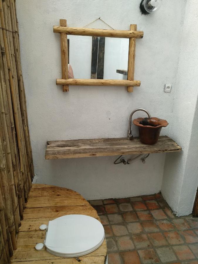 Inzu Lodge ギセニ エクステリア 写真