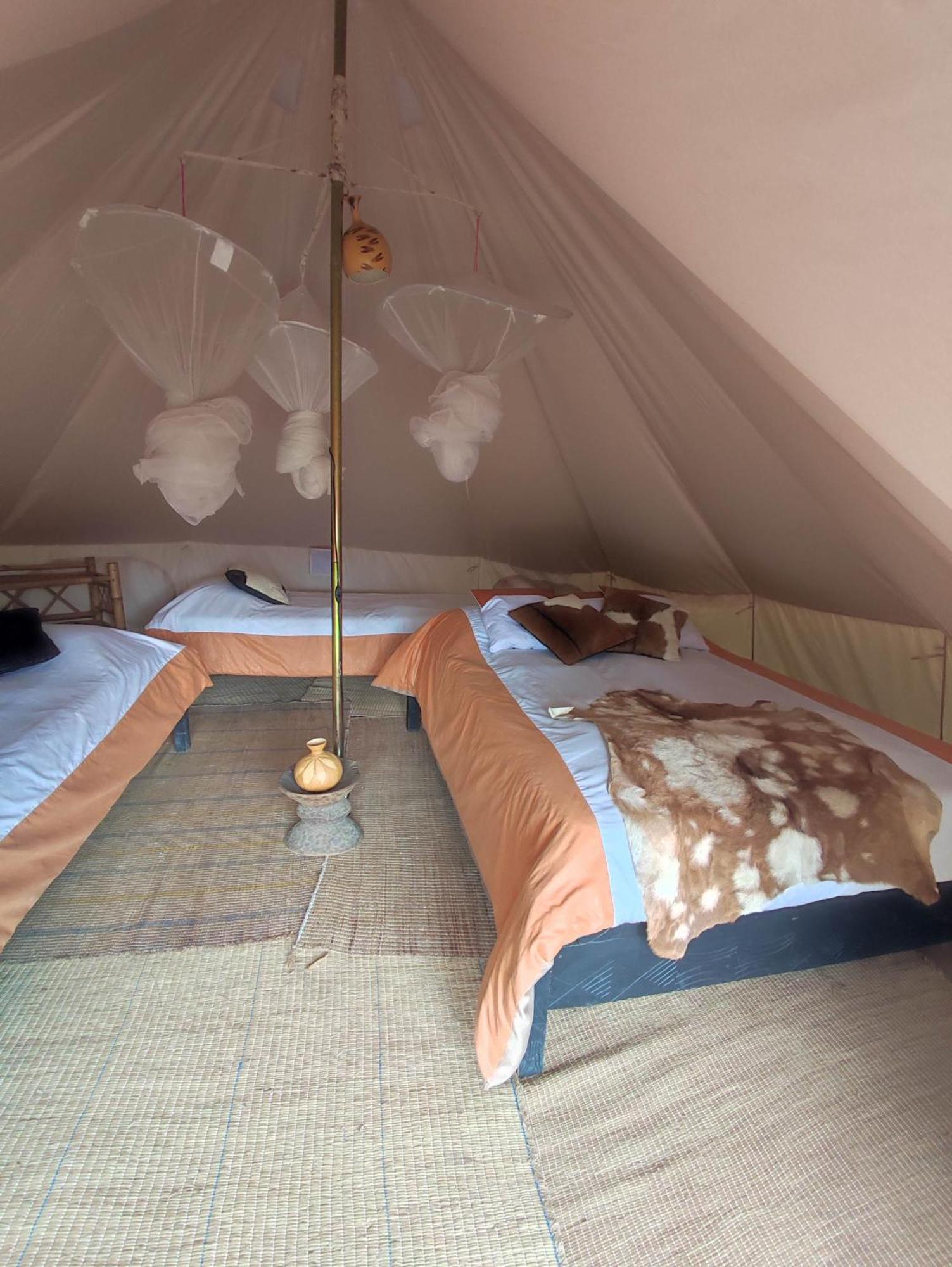 Inzu Lodge ギセニ エクステリア 写真