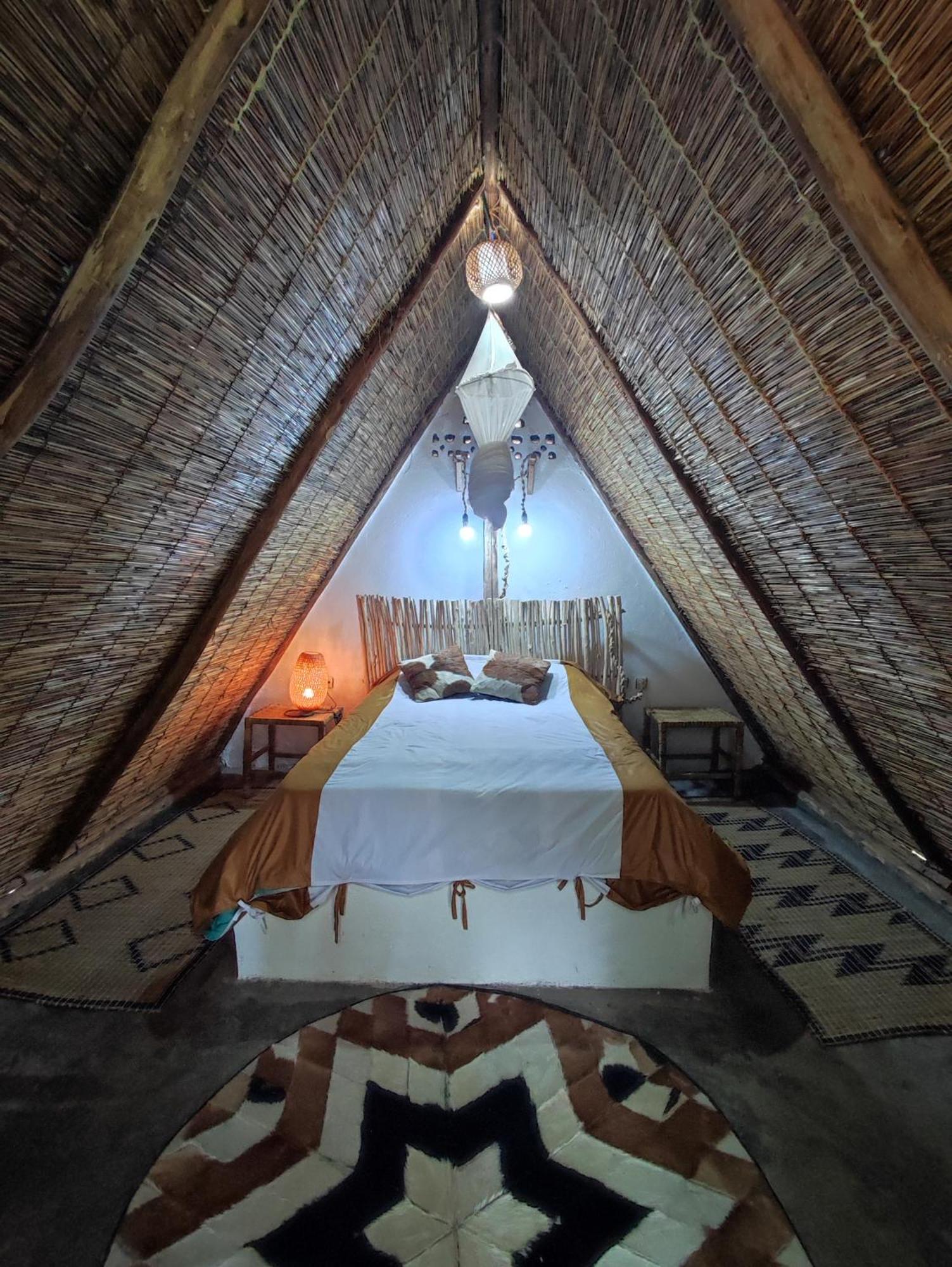 Inzu Lodge ギセニ エクステリア 写真