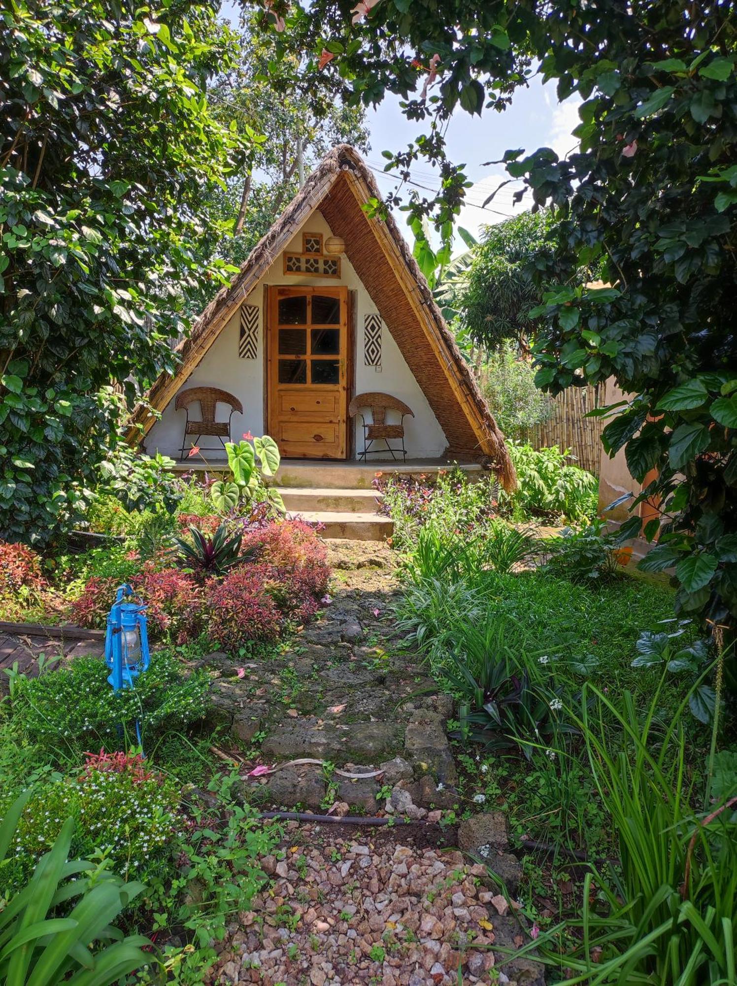 Inzu Lodge ギセニ エクステリア 写真