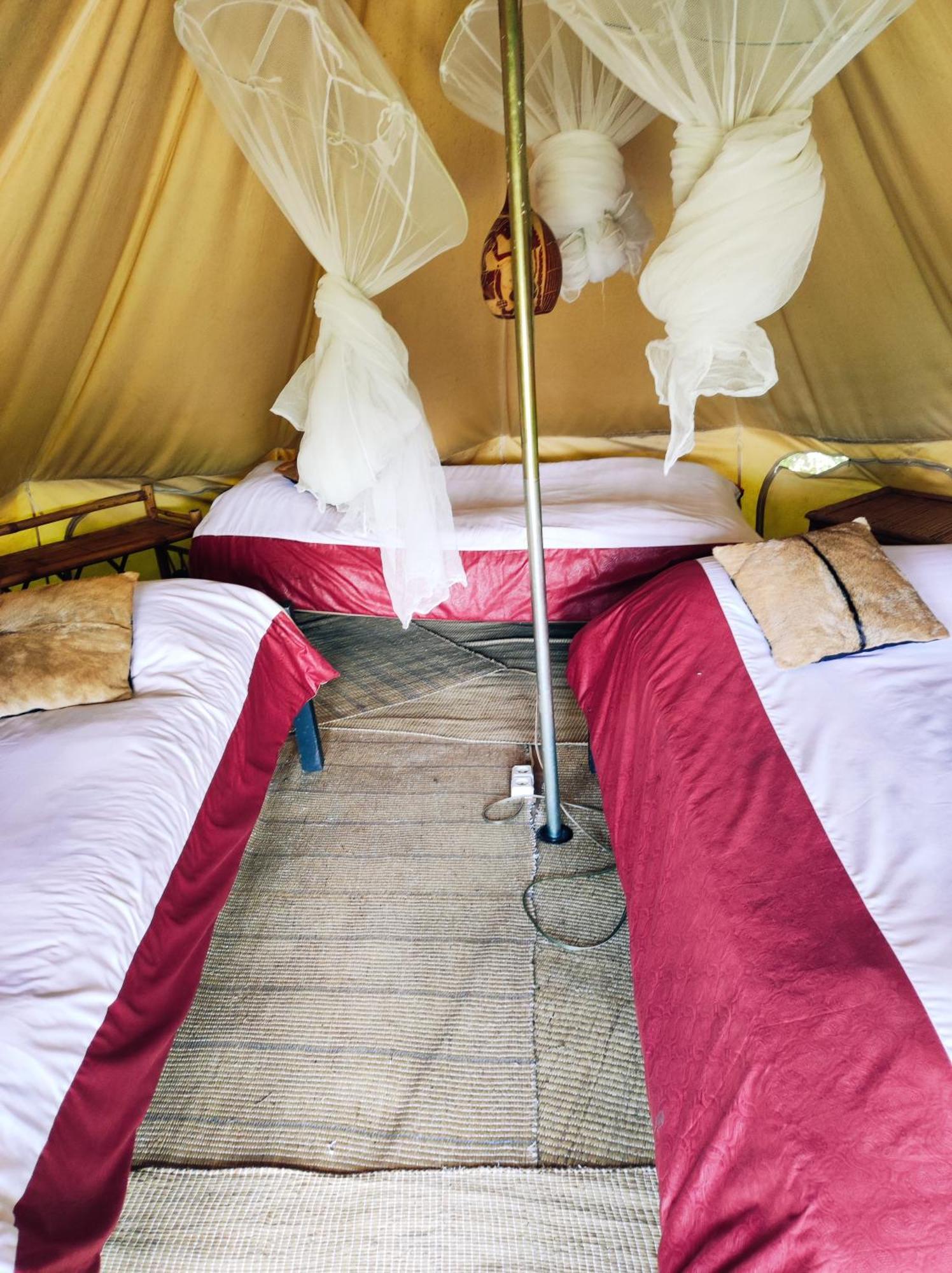 Inzu Lodge ギセニ エクステリア 写真